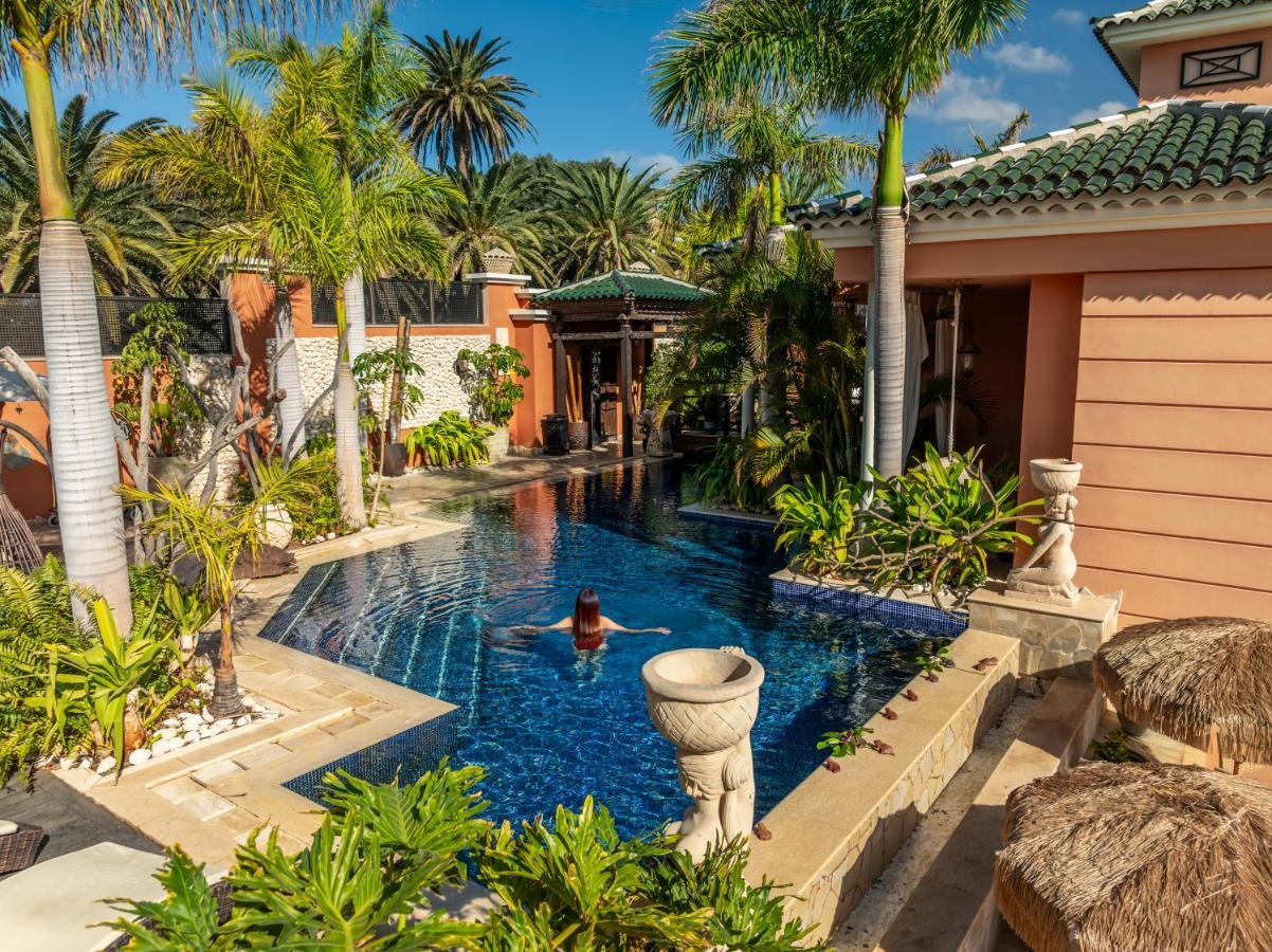 Royal Garden Villas, Luxury